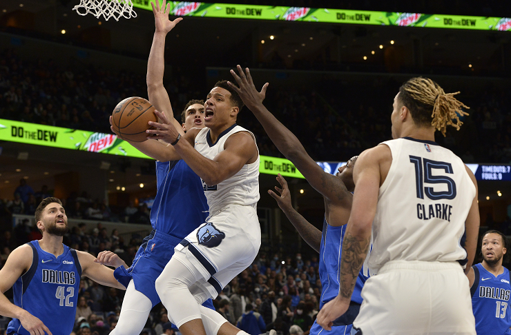  东契奇40+三双，独行侠终结快船连胜  